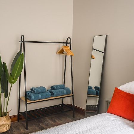 Doodle Den Apartment Kendal Bagian luar foto